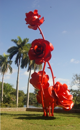 [Image: Will Ryman, Icon, 2011, fiberglass, stainless steel, marine paint, main piece 30 x 12 feet, other elements dimensions variable, appears at Fairchild Garden courtesy Paul Kasmin Gallery.]